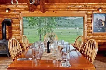 Goosewing Ranch Hotel